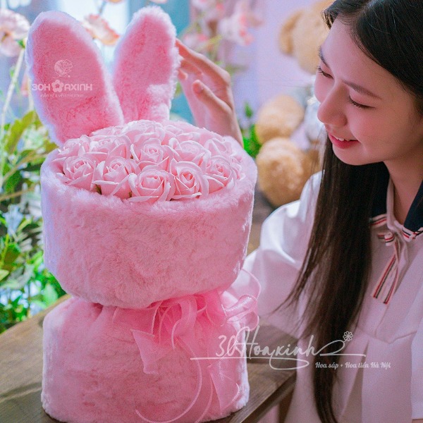 Bó hoa sáp tai thỏ màu đỏ và màu hồng