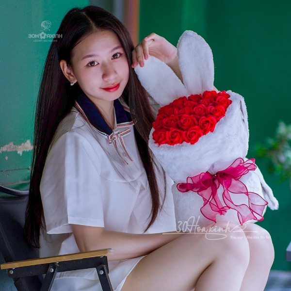 Bó hoa sáp tai thỏ màu đỏ và màu hồng