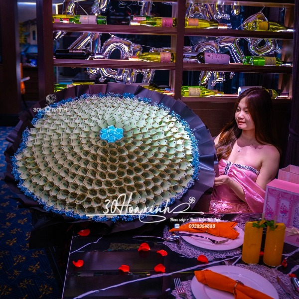 Bó Hoa Tiền 300 Tờ Tiền 100k - Đẳng Cấp