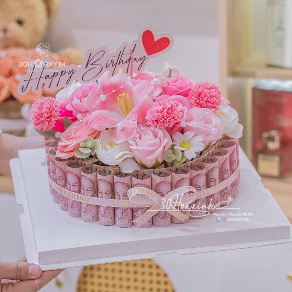 Hộp Hoa Tiền Hình Bánh Sinh Nhật Sang Trọng