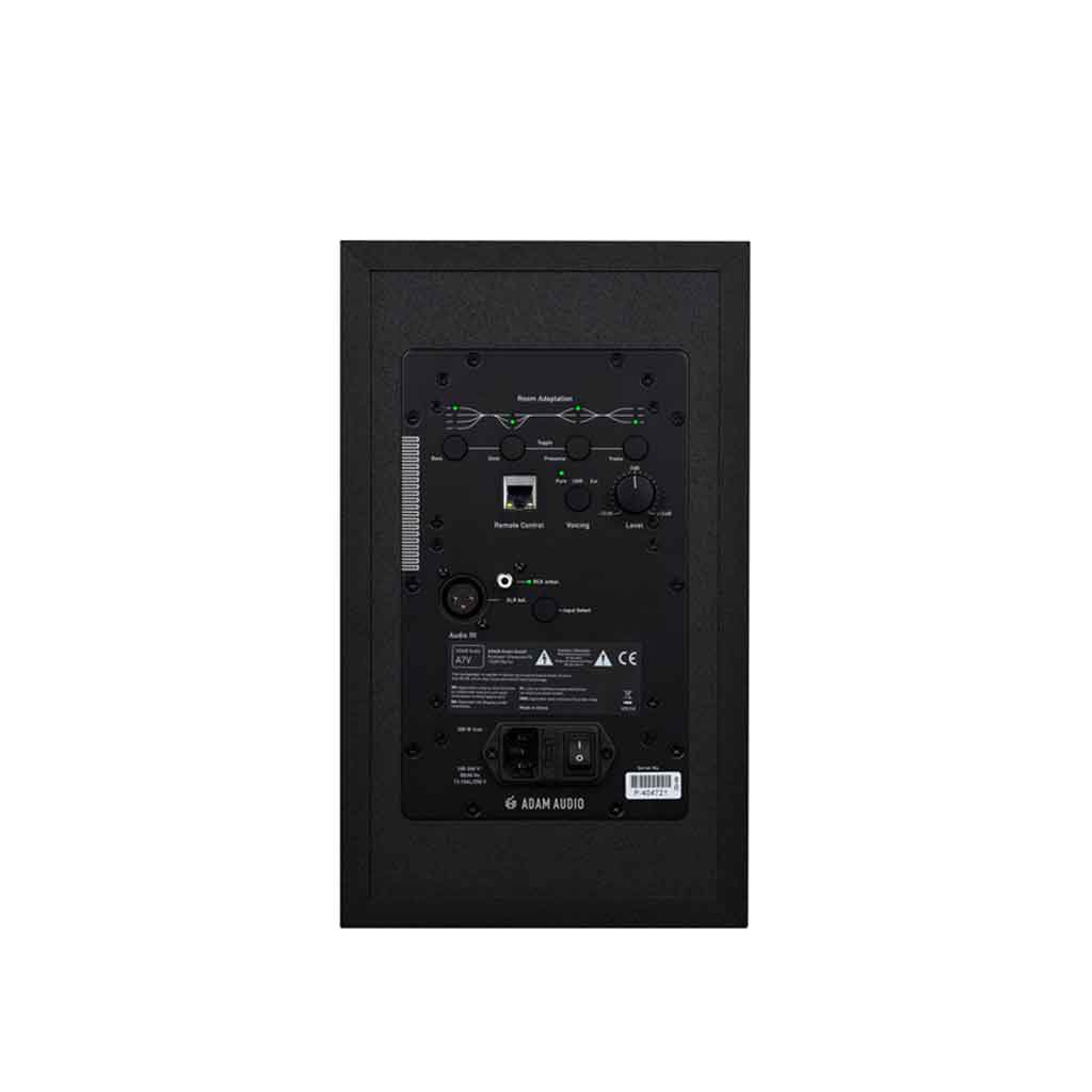 ADAM Audio A7V 7-inch Powered Studio Monitor hình đang được chụp miêu tả chi tiết mặt sau của sản phẩm với có đầy đủ các phích cắm đầu vào để dễ kết nối sử dụng 