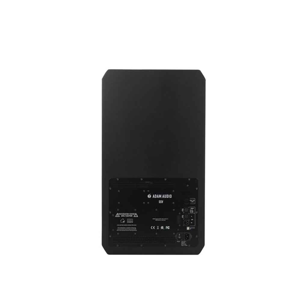 ADAM Audio S5V 12 inch 3-way hình đang được chup miêu tả chi tiết mặt sau của loa với đầy đủ các phích cắm đầu và thông số của loa 