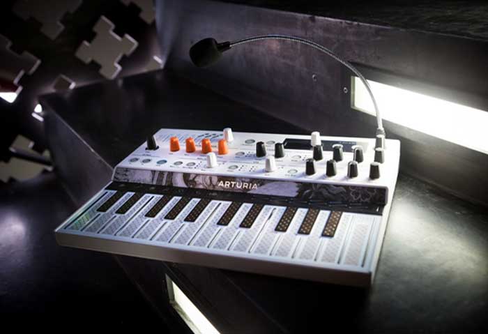 Arturia MicroFreak with Vocoder Mic Bundle | Chính hãng - Trả góp 0%