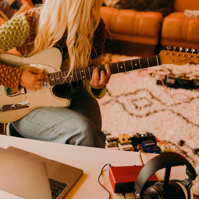 Audio Interface USB Focusrite Scarlett Solo 4th Gen - Chính hãng