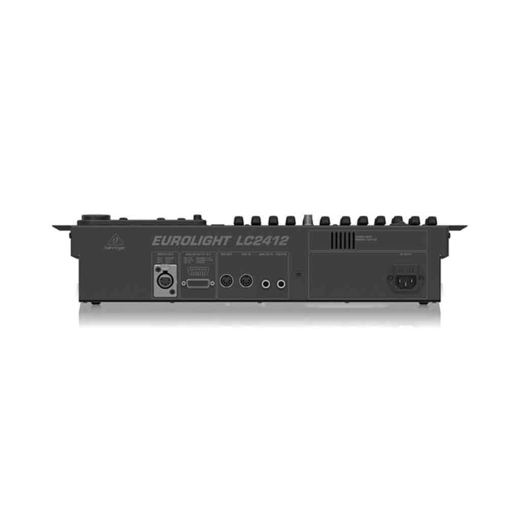 Bàn Điều khiển Lighting Behringer LC2412 V2 hình đang được chụp miêu tả chi tiết mặt sau có 7 các phích cắm đầu vào các loại