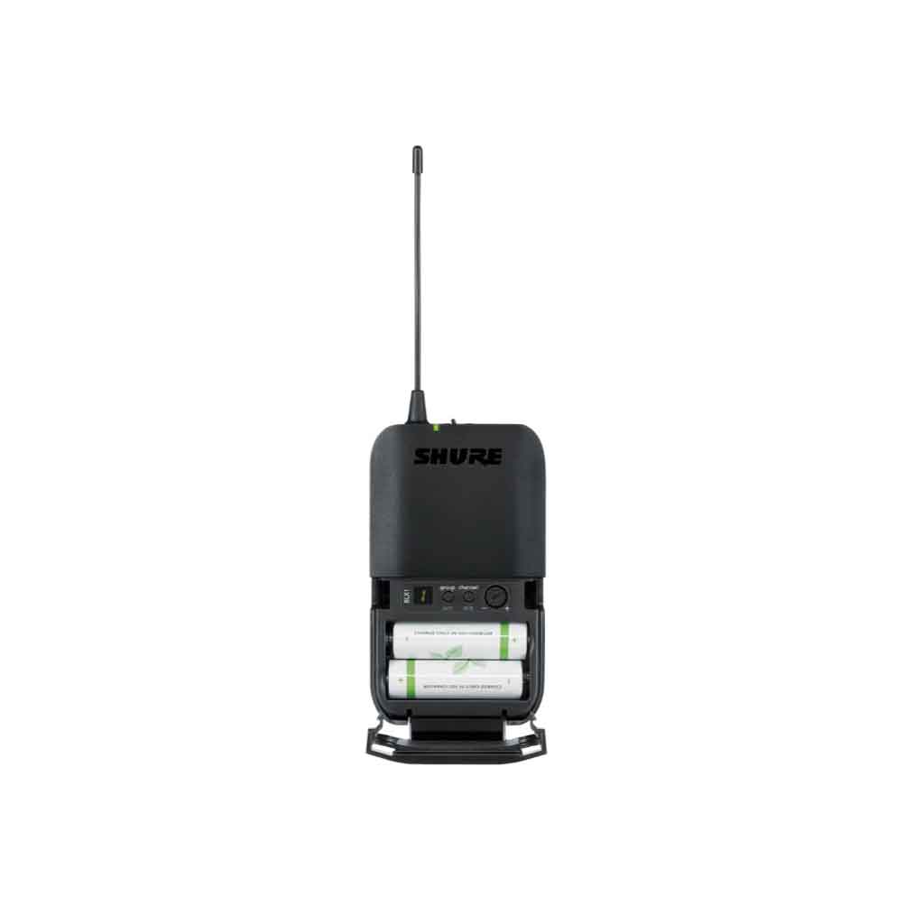 Bộ micro không dây Shure BLX1288/W85 và có thiết kế nhỏ gọn, hình chữ nhật, dễ kẹp vào thắt lưng hoặc túi sau