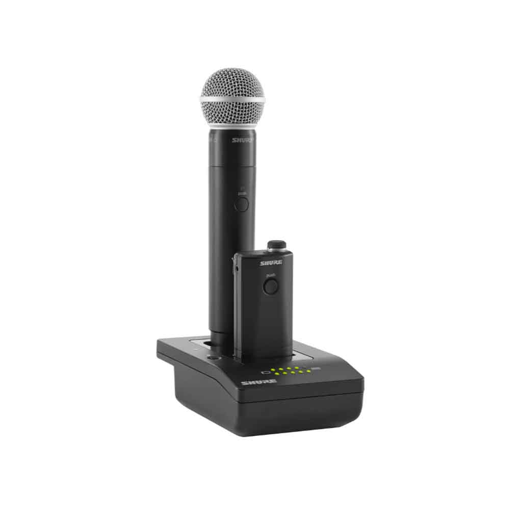 Bộ sạc thông minh Shure MXWNCS2 Dock màu đen sang trọng, thiết kế nhỏ gọn với 2 khe sạc: 1 khe cho micro cầm tay (handheld transmitter) và 1 khe cho bodypack transmitter.