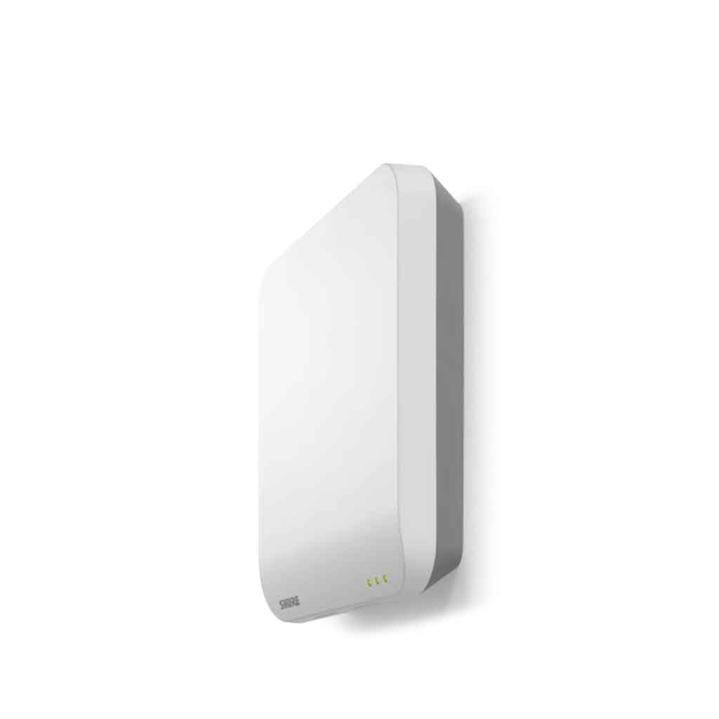 Bộ thu phát không dây Shure MXWAPT2 hình đang miêu tả 3 đèn LED hiển thị trạng thái ở góc dưới phải (báo hiệu kết nối, nguồn và hoạt động