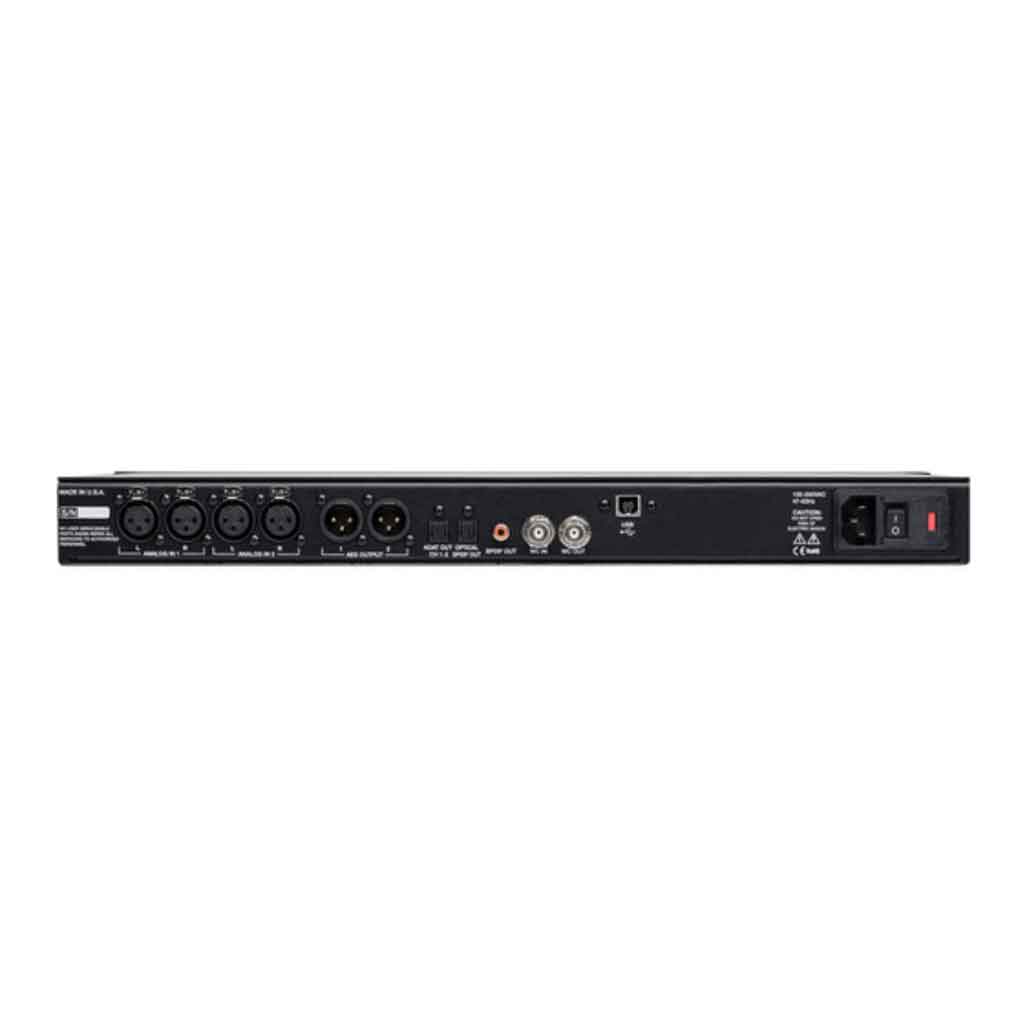 Dangerous Music CONVERT-AD+ Stereo Digital Converter hình đang được miêu tả chụp chi tiết từ mặt sau của sản phẩm với có 13 các phích cắm các loại 
