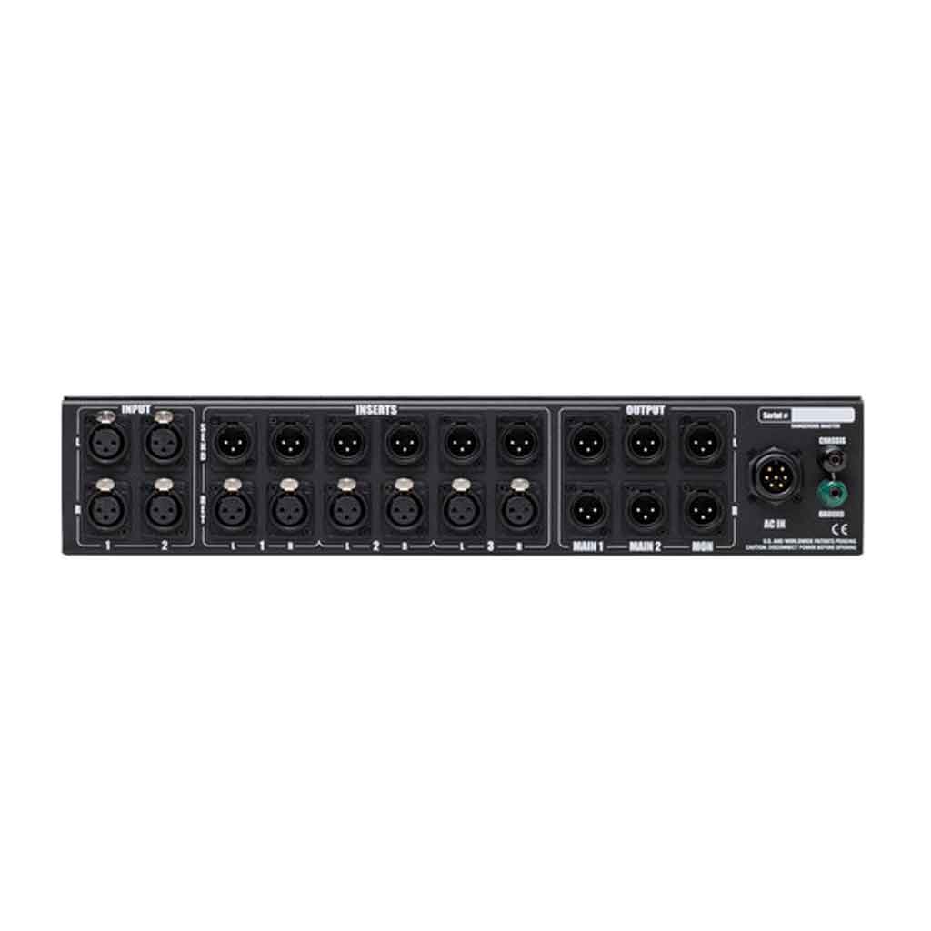 Dangerous Music MASTER Mastering Transfer Console hình đang được chụp mặt sau miêu tả chi tiết có 25 phích cắm đầu vào các loại 