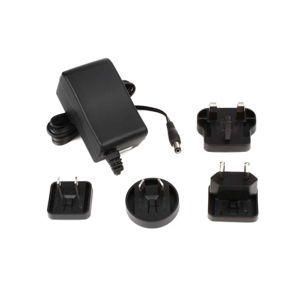 Dangerous Music Source Replacement Power Supply hình đang được miêu tả bộ nguồn Adapter đa năng – Universal Power Supply Adapter Thành phần chính: Adapter chính (nguồn điện)
