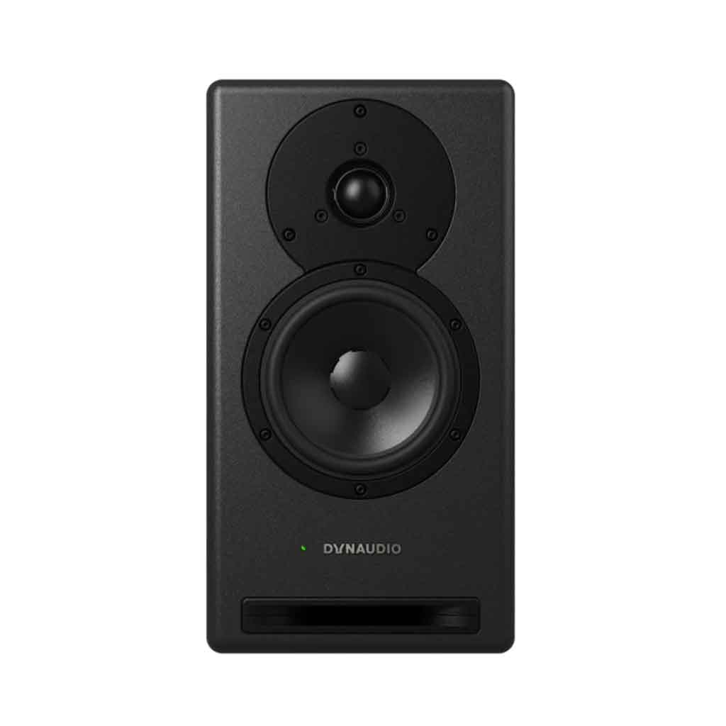 Dynaudio Acoustics Core 5 Two-Way Active Studio Monitor với được thiết kế thùng loa hiện đại, chuẩn phòng thu chuyên nghiệp Tông màu: Đen mờ (matte black), tối giản, ít phản xạ ánh sáng – phù hợp phòng thu tiêu âm