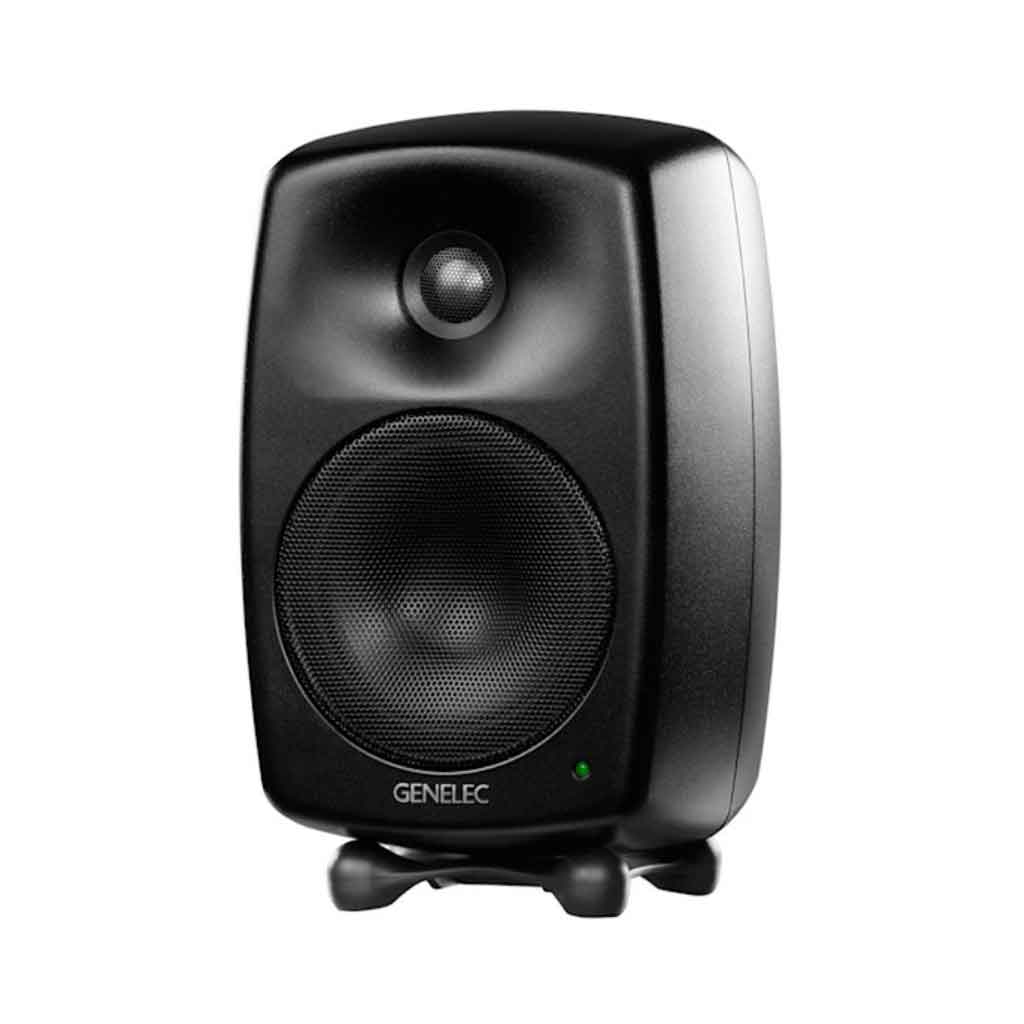 Genelec 8330A SAM™ Studio Monitor với có miêu tả chi tiết sản phẩm có thiết kế tổng thể loa có thiết kế công nghiệp mềm mại với các đường bo tròn đặc trưng của Genelec, nằm trong dòng Classic M Series.