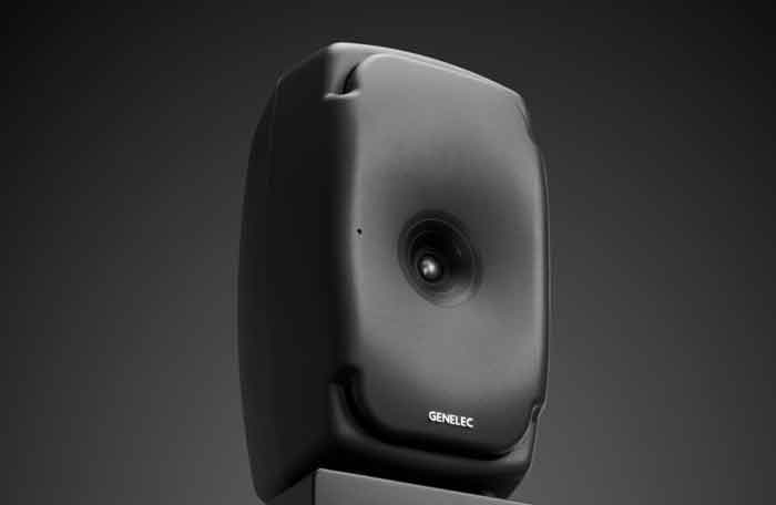 Genelec 8361A SAM™ Studio Monitor với hình miêu tả chi tiết sản phẩm thiết kế tổng thể kiểu dáng đặc trưng dạng “ovoid” (bầu dục mềm mại), bo cong ở mọi góc cạnh, mang đậm ngôn ngữ thiết kế âm học của Genelec.