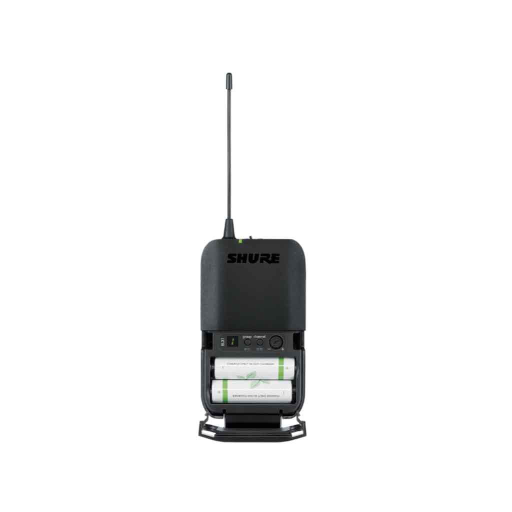 Hệ thống micro cài áo không dây Shure BLX188/CVL Bộ micro không dây đôi Shure  với có thiết kế đầu micro phủ lưới kim loại màu bạc, chuẩn dynamic cardioid.  Có nút nguồn và đèn LED tín hiệu tiện lợi ở phần thân micro.