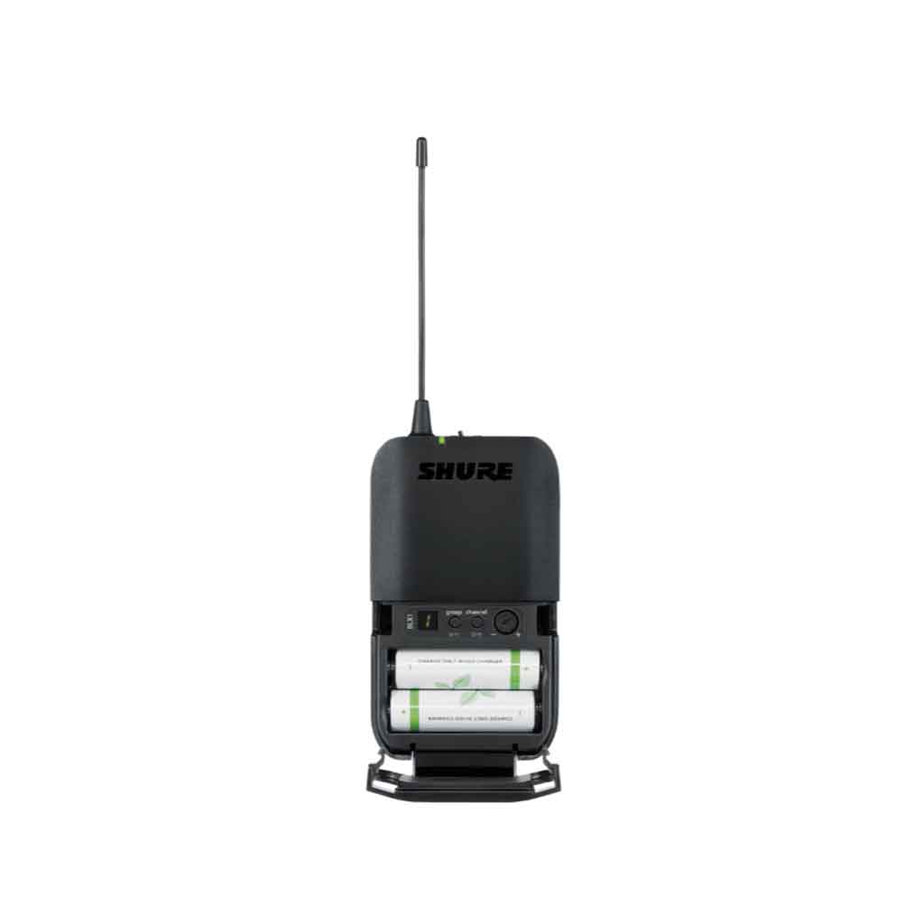 Hệ thống micro đeo tai không dây Shure BLX14/SM31 với có 3 nút điều khiển group, Channel, Power.  Ăng-ten đôi: Có thể xoay, nâng cao độ ổn định và phạm vi thu sóng vỏ ngoài kim loại sơn tĩnh điện màu đen – chắc chắn, chuyên nghiệp