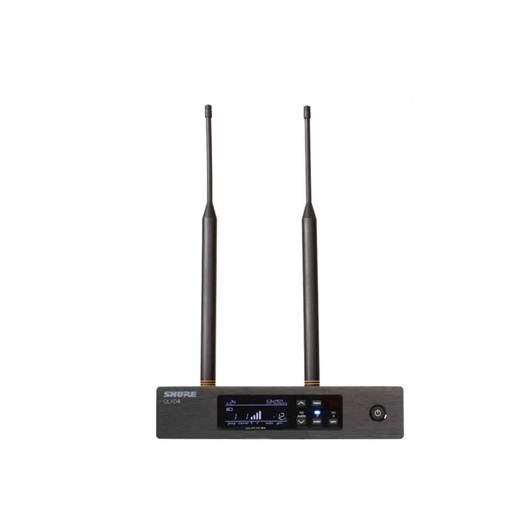 Hệ thống micro không dây Shure QLXD14/93 có hai màn hình LCD hiển thị thông tin tần số, kênh, tín hiệu RF/AF và mức pin.