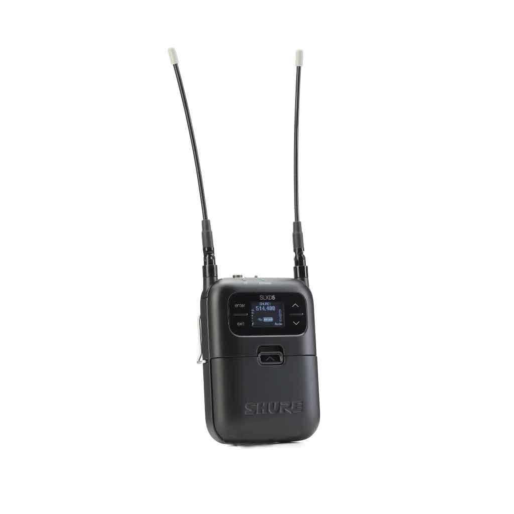 Hệ thống micro không Shure SLXD35 hình đang được miêu tả với thiết kế màn hình hiển thị (LCD) hiển thị thông tin kênh, tần số, tình trạng pin, cường độ tín hiệu.