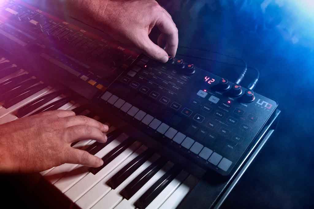 Synth IK Multimedia UNO | Chính hãng - Trả góp 0%