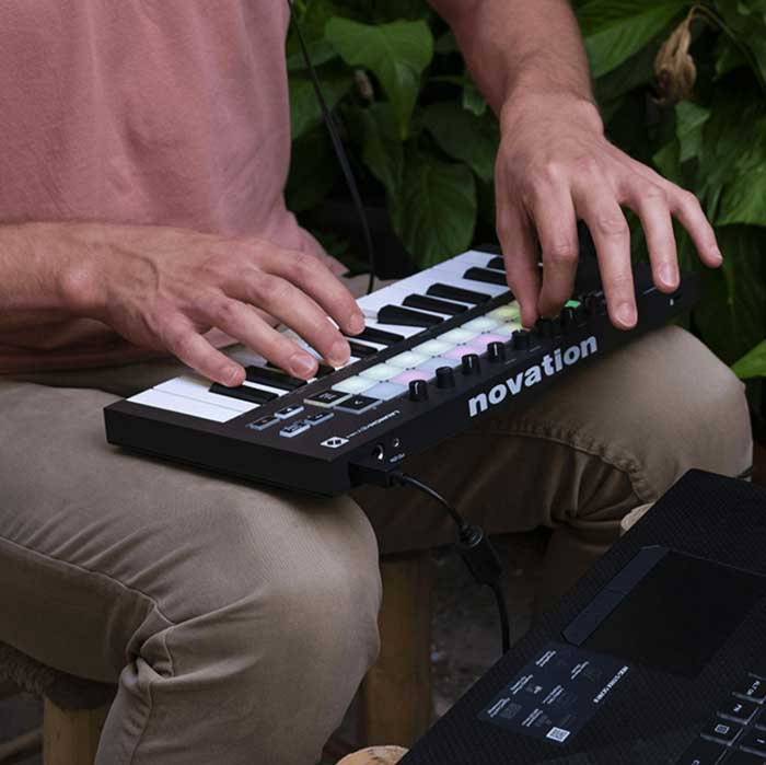 Keyboard Controller Novation Launchkey Mini MK3 - Chính hãng
