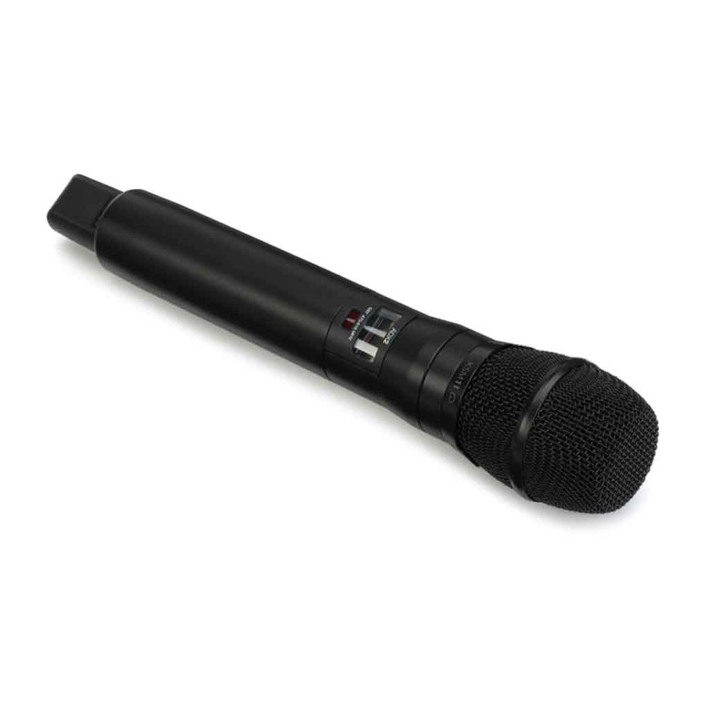 Micro không dây cầm tay Shure ADX2/KSM11 hình đang được chụp chi tiết đầu micro KSM11 – đầu micro condenser cardioid cao cấp, cho chất âm mượt mà, sắc nét, giàu chi tiết