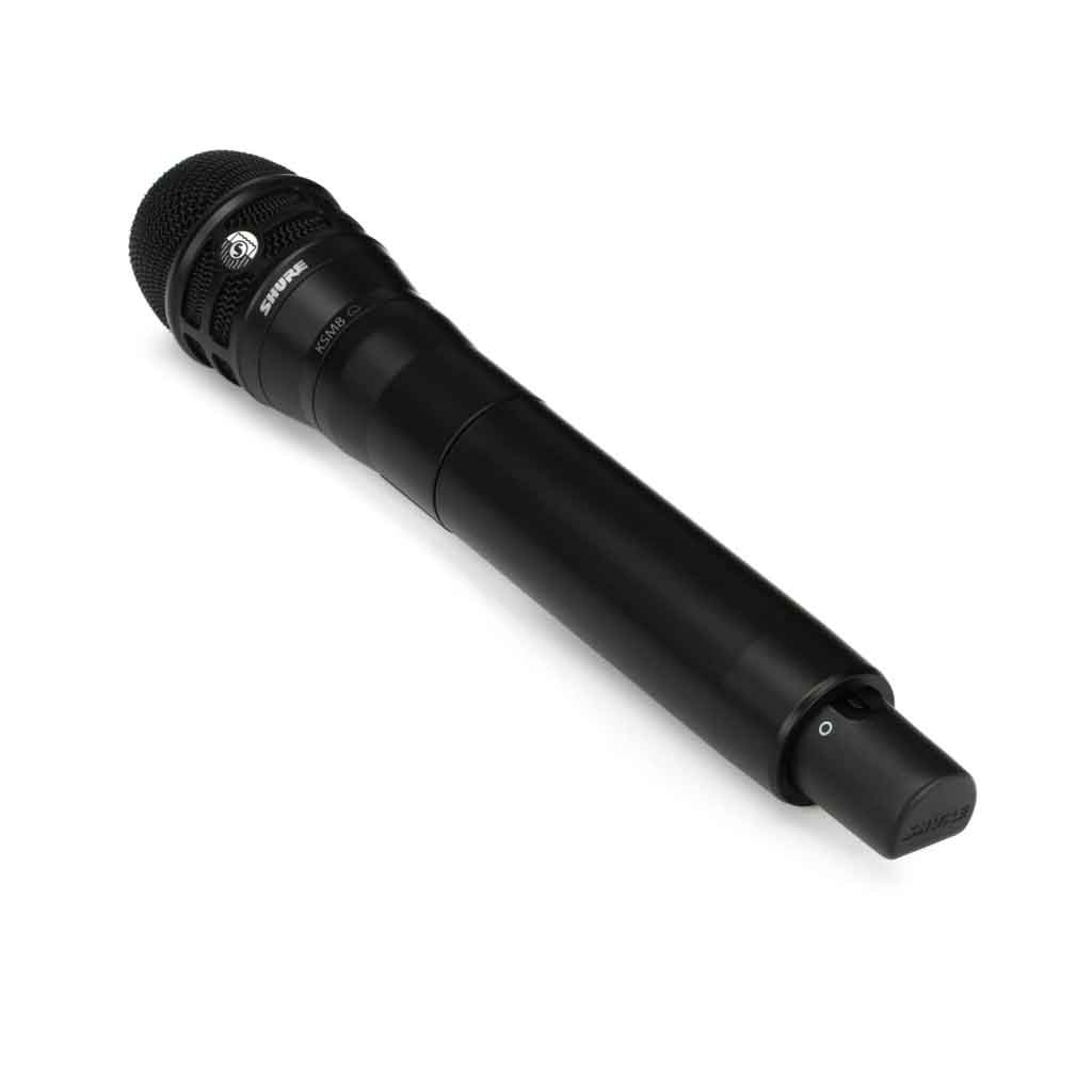 Micro không dây cầm tay Shure ADX2/K8 và có màu đen sang trọng, lưới thép phủ đen hoàn toàn, tạo vẻ ngoài mạnh mẽ và chuyên nghiệp