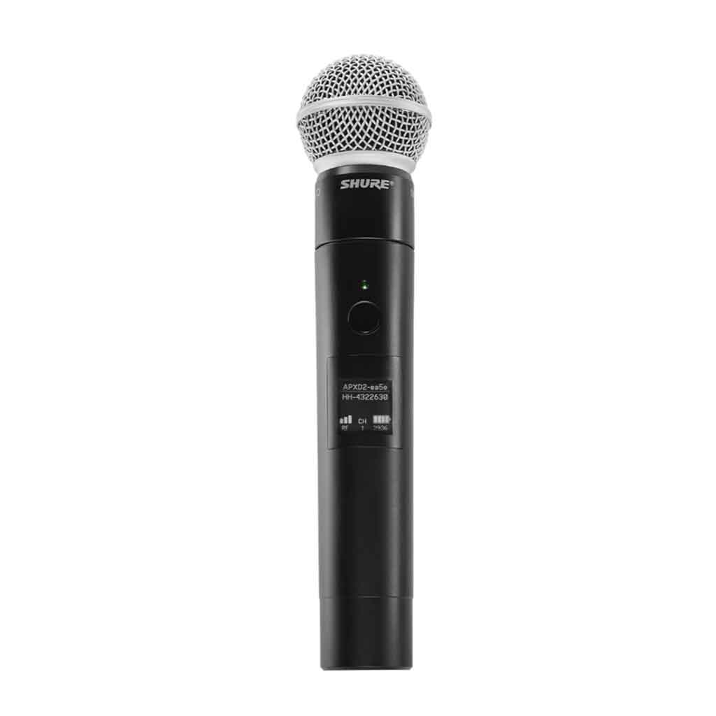 Micro không dây cầm tay Shure MXW2X hình miêu tả màu sắc đen bóng chủ đạo, điểm nhấn là phần lưới micro màu bạc sáng.