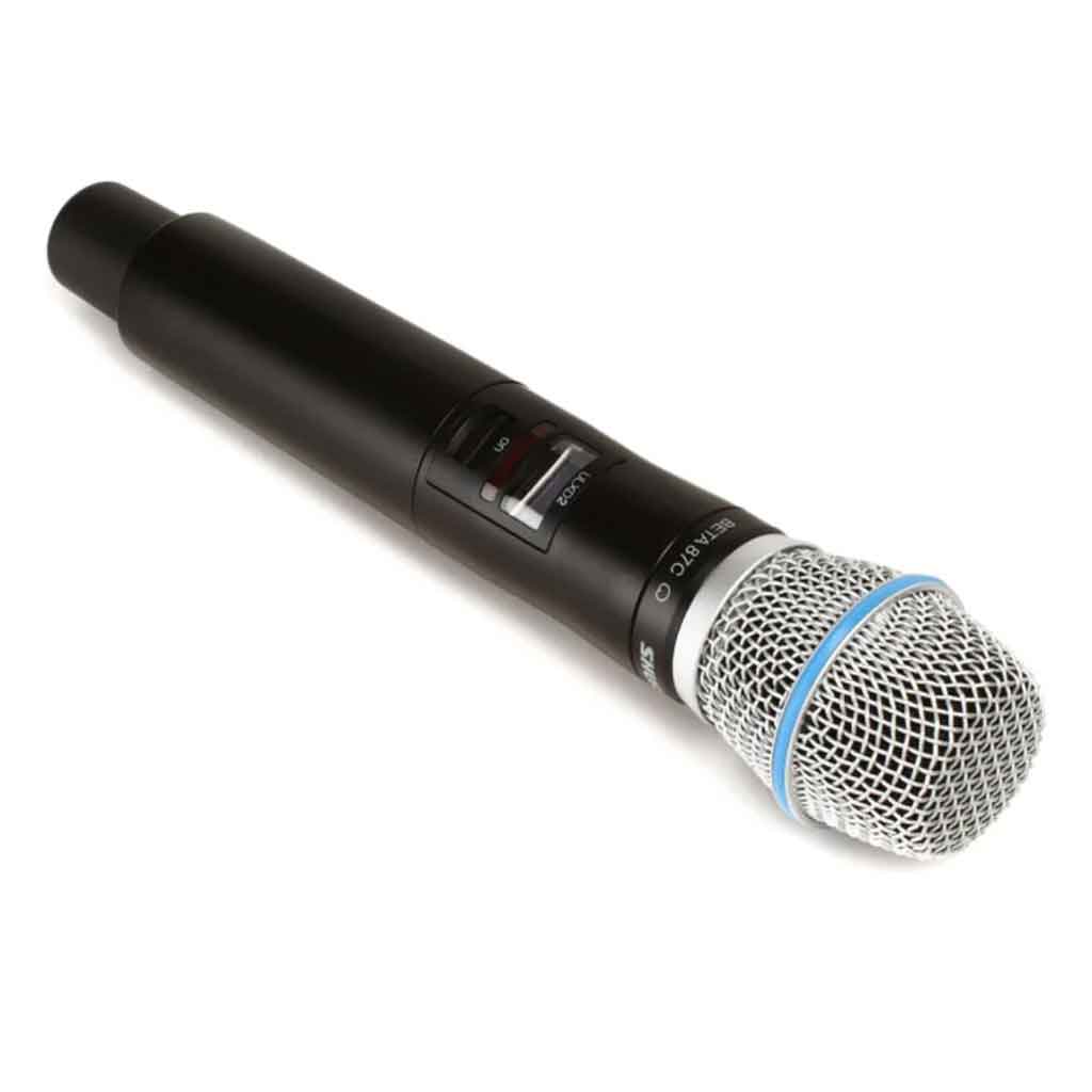Micro không dây cầm Shure ULXD2/B87C với có thiết kế màn hình LCD hiển thị thông tin rõ ràng như tên kênh, tần số, pin... kèm theo công tắc on/off tiện dụng ngay bên dưới
