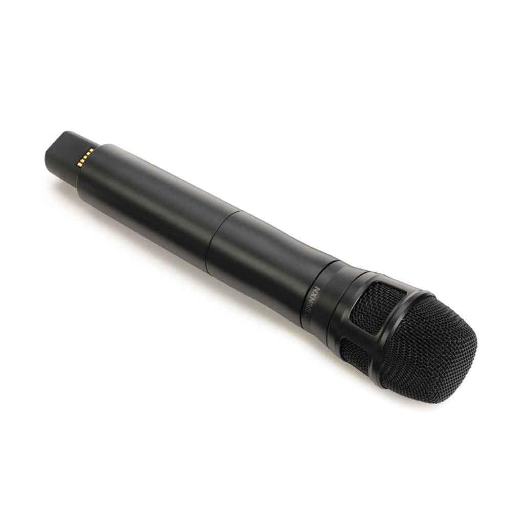 Bộ phát không dây cầm tay Shure ULXD2/N8C với thiết kế  viên nang N8S có lưới tản âm hai lớp màu đen, kết hợp giữa kim loại chắc chắn và lớp lọc âm trong suốt bên trong