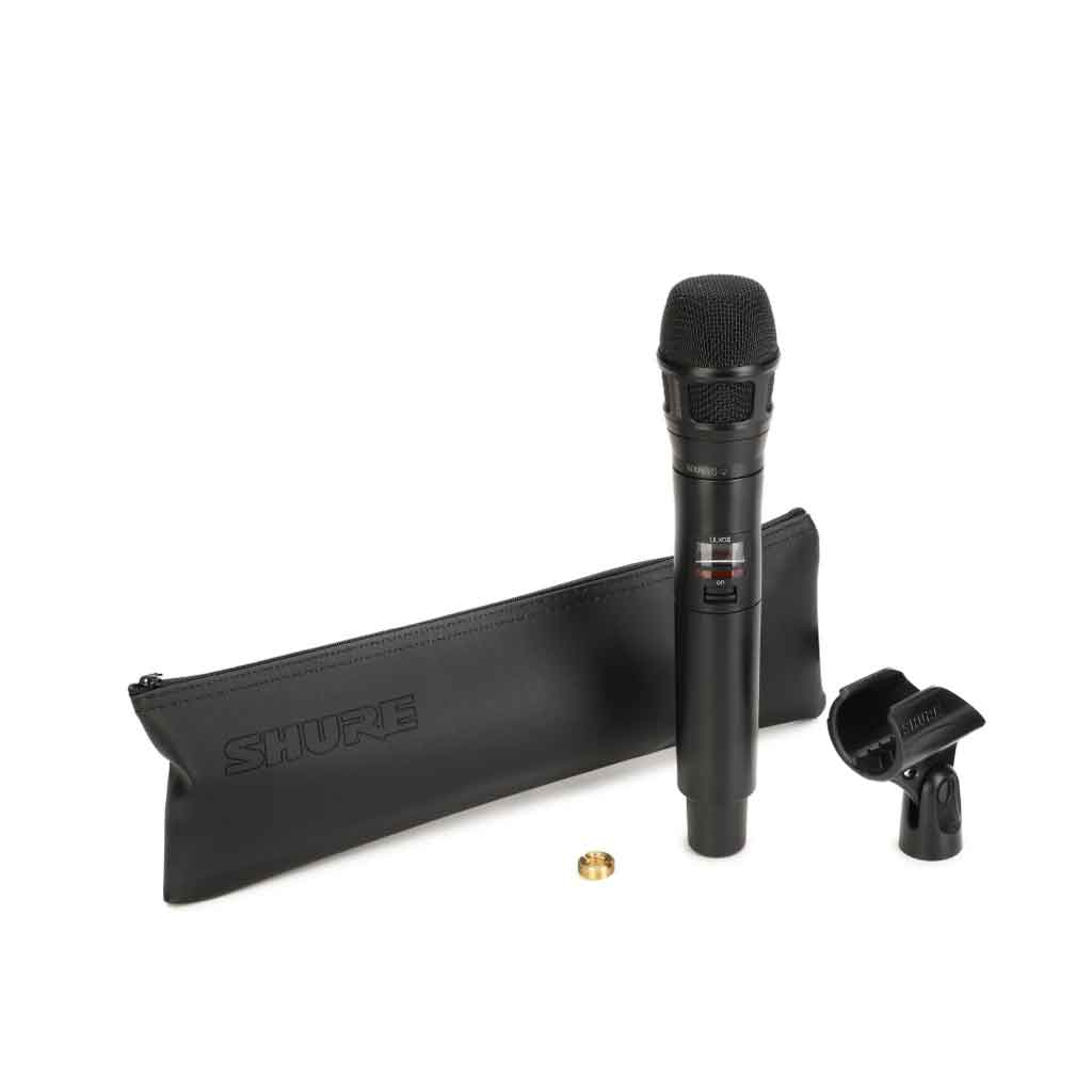 Bộ phát không dây cầm tay Shure ULXD2/N8S hình đang được chụp miêu tả chi tiết chọn bộ sản phẩm và phụ kiện kèm theo trong khoảng không nền trắng 