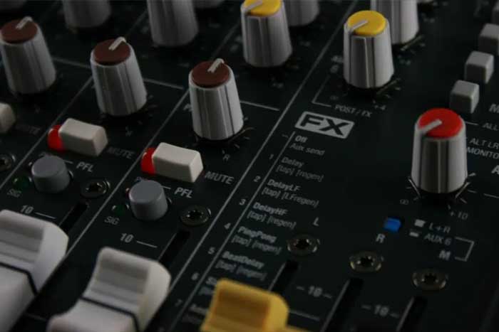 Mixer analog Allen & Heath MixWizard WZ4 12:2 - Chính hãng