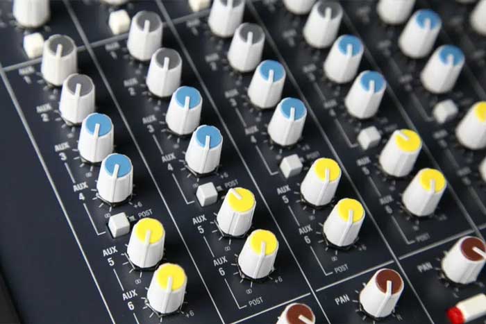 Mixer analog Allen & Heath MixWizard WZ4 12:2 - Chính hãng