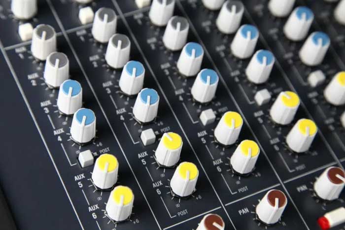 Mixer analog Allen & Heath MixWizard WZ4 16:2 - Chính hãng