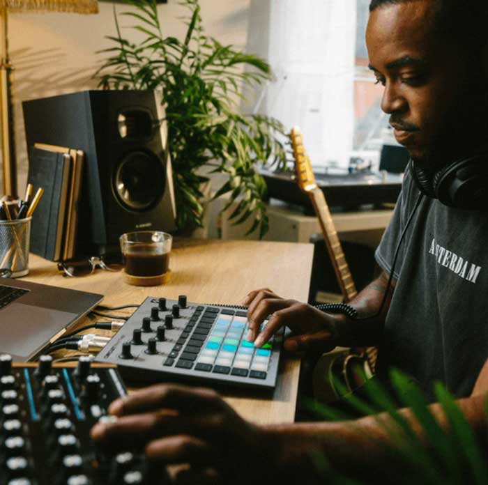 Pad Controller Novation Circuit Rhythm - Chính hãng
