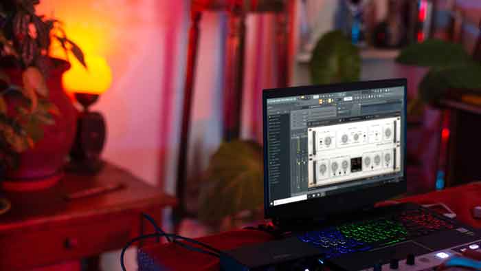 Plug-in Arturia Rotary CLS-222 hình đang miêu tả 1 chiếc laptop đang đặt trên bàn hiển thị phầm mềm dành cho sản phẩm 