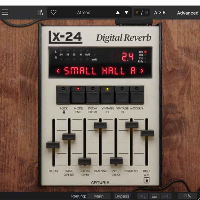 Plug-in Arturia Rev LX-24 hình đang được chụp chi tiết và sản phẩm đang được đặt trên bàn 