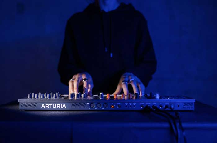 Synth Arturia MiniFreak 37-key | Chính hãng - Trả góp 0%