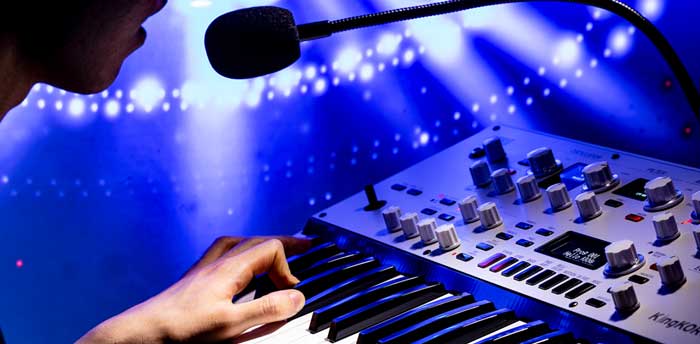 Synthesizer and Vocoder Korg KingKORG Neo - Chính hãng