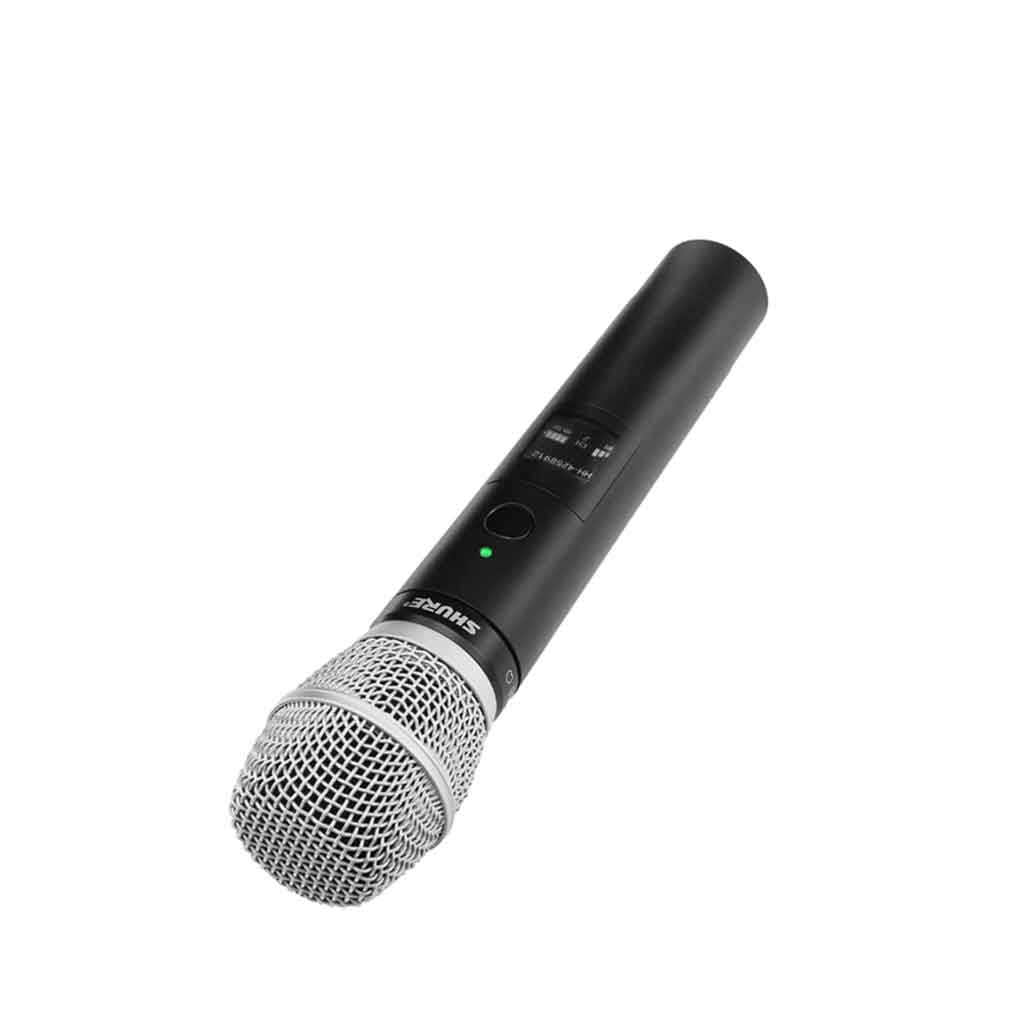 Tay phát micro không dây Shure MXW2X hình đang được miêu tả chi tiết trên thân có màn hình LCD hiển thị các thông số quan trọng