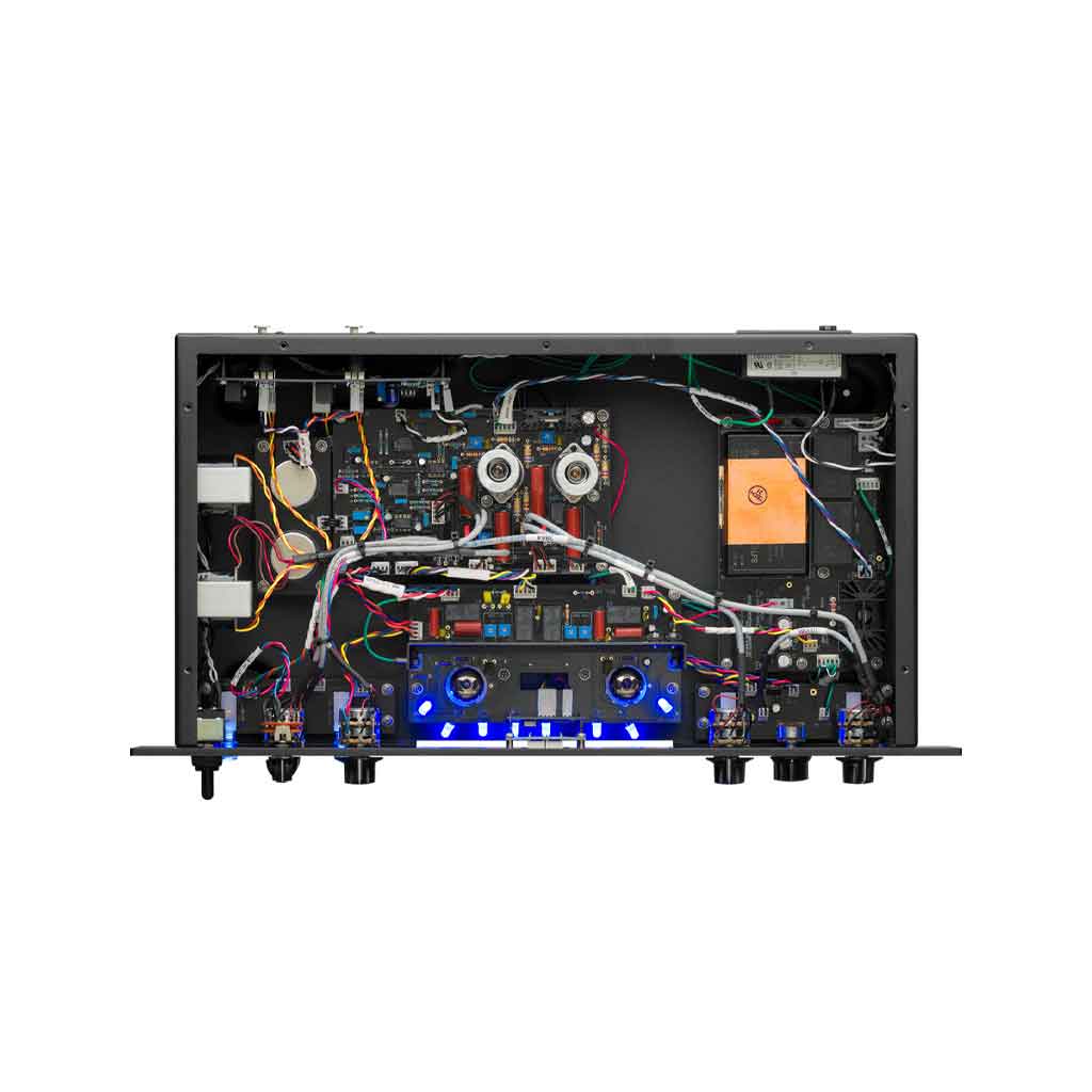 Thiết Bị Mixing - Black Box Analog Design HG-2 hình đang được chụp miêu tả từ góc trên xuống và chụp chi tiết bên trong của sản phẩm với các linh kiện bên trong