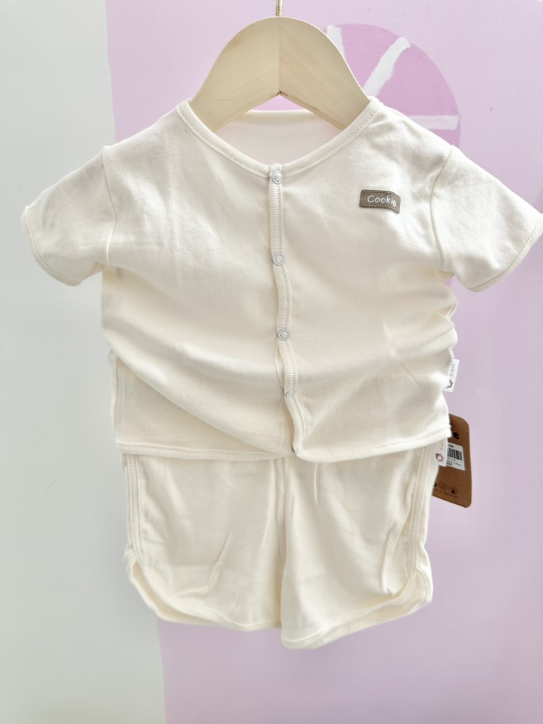 Bộ cộc tay cài giữa quần sporty trắng Cookie