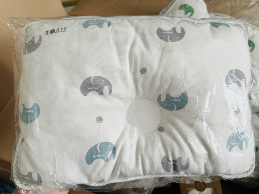 Gối kê đầu chữ nhật in hoạ tiết cho bé - Hrnee