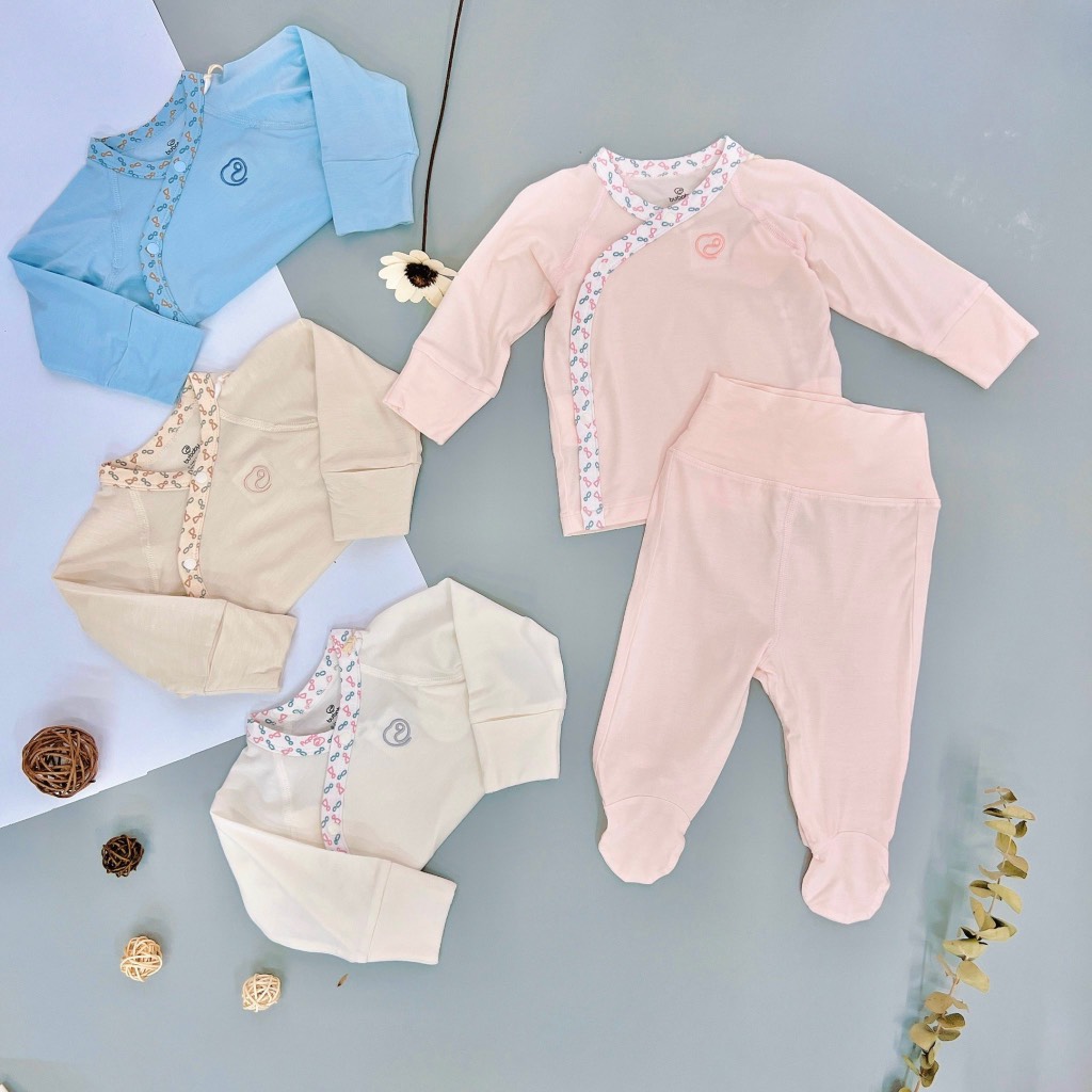 Bộ dài tay cài chéo liền tất Iconic BU Bambus Bubaby cho bé 0-3m