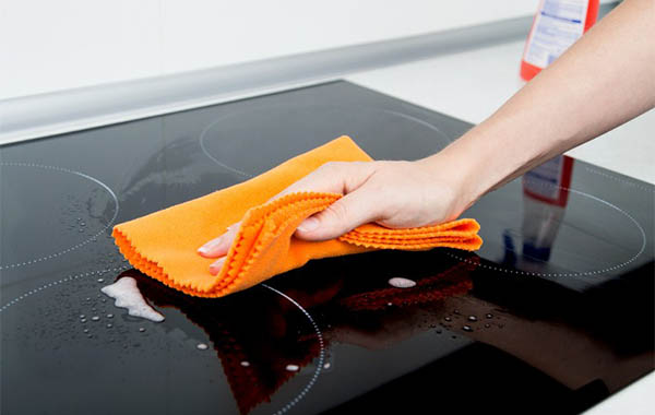 Cách vệ sinh bếp từ đơn giản mà hiệu quả nhất