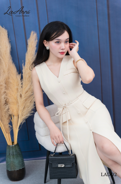 Đầm dài cổ V xẻ tà nút bọc LADD2 cuốn hút