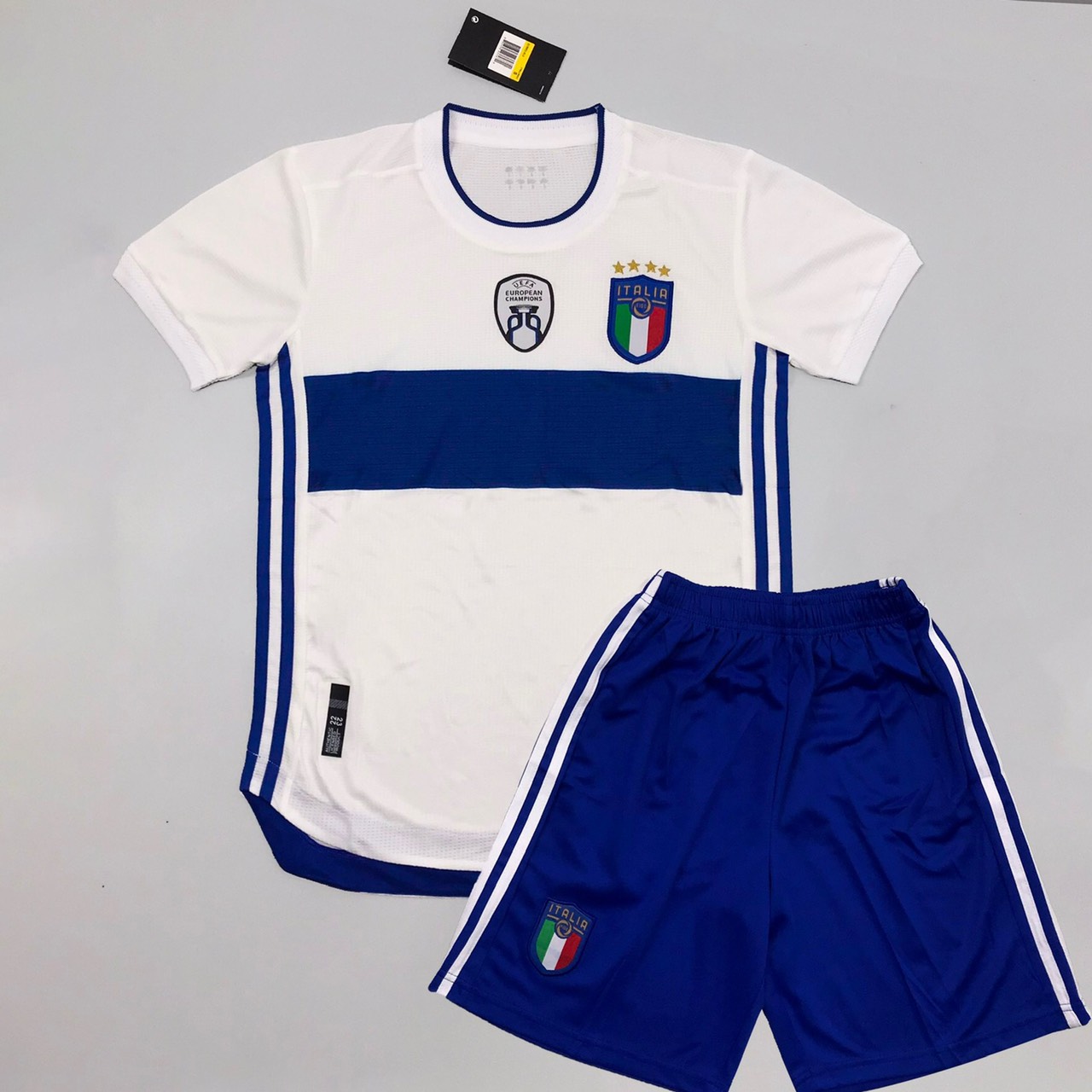 Quần áo Italia