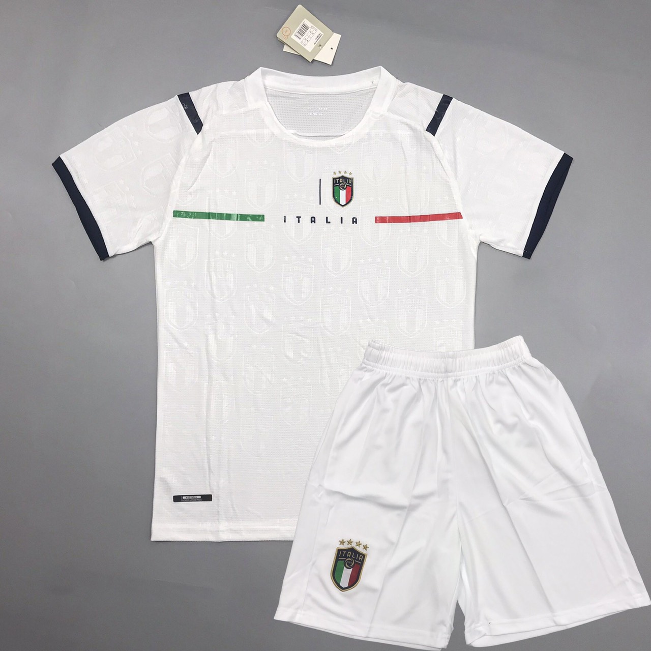 Quần áo Italia