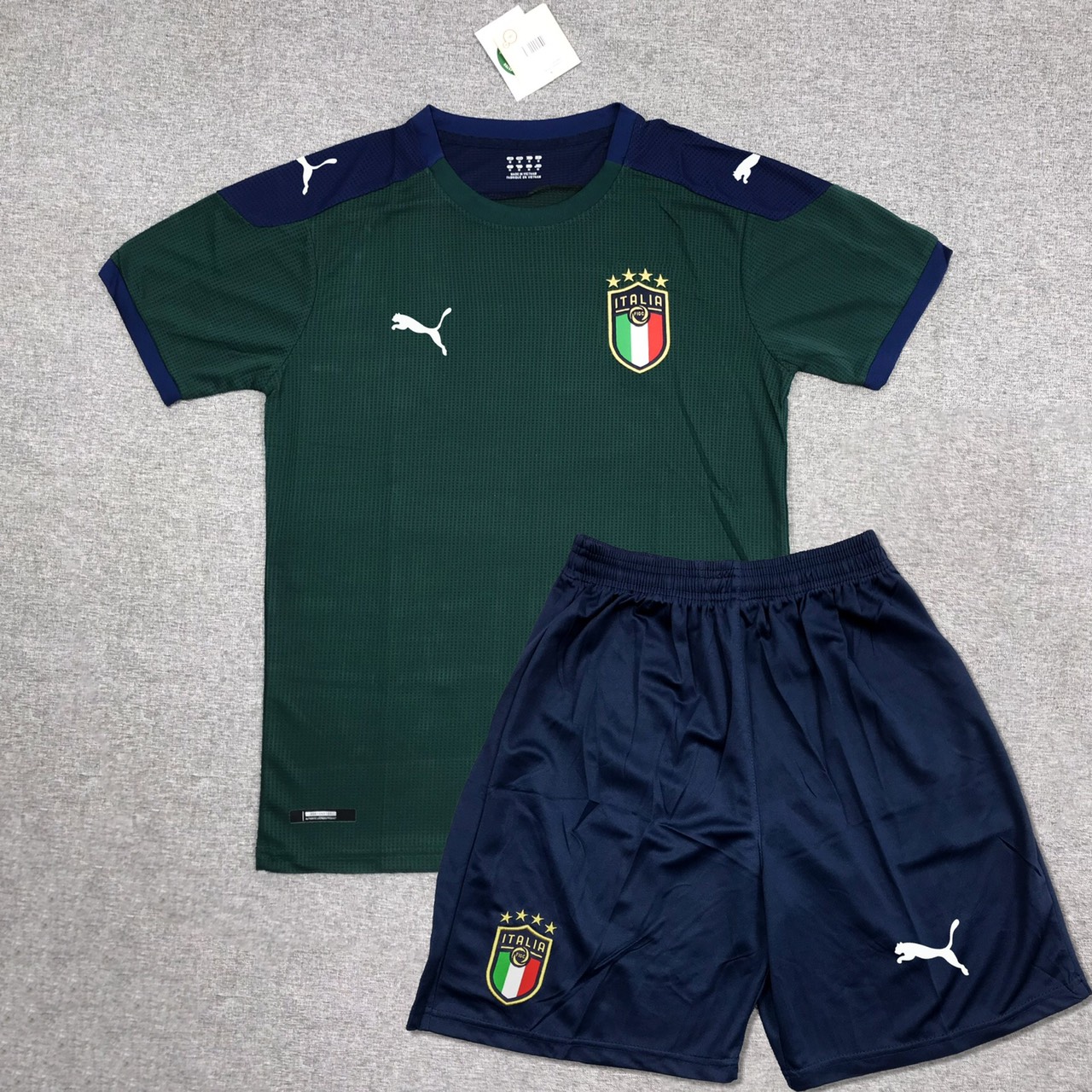 Quần áo Italia