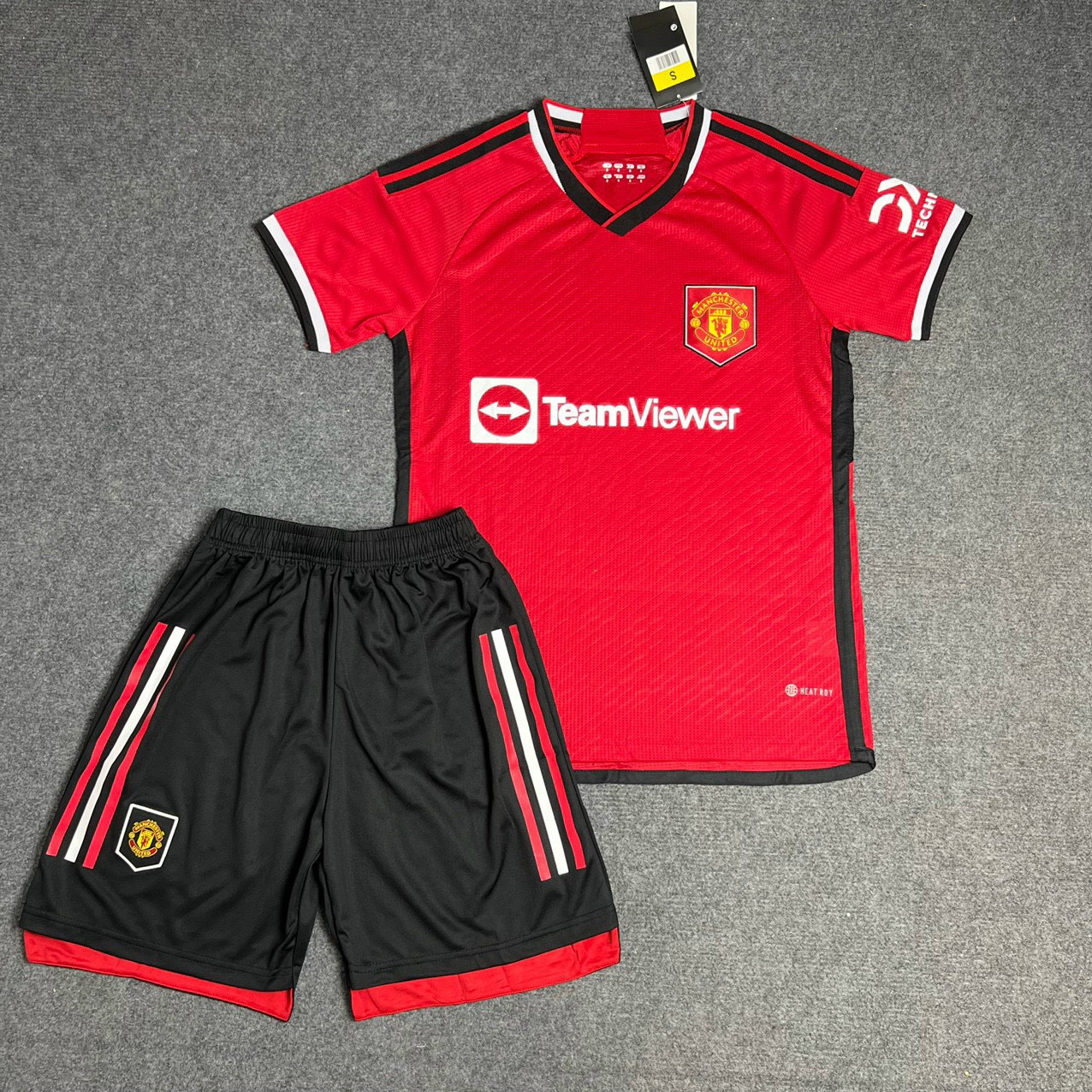 Quần áo Manchester United