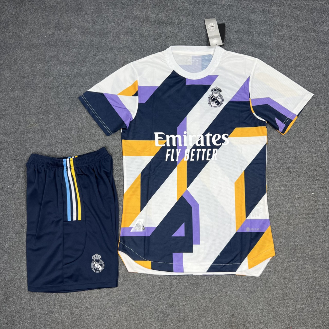 Quần áo Real Madrid